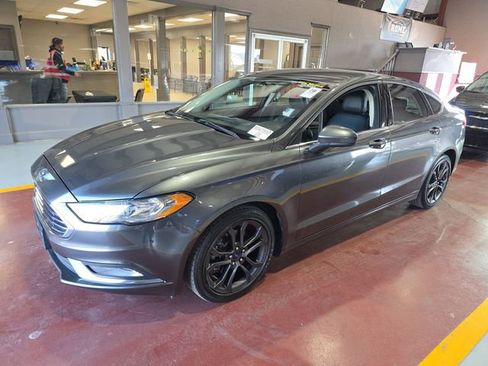 Used 2018 Ford Fusion SE w/ Equipment Group 201A image 1