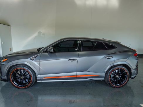 Used 2022 Lamborghini Urus AWD/4WD image 15