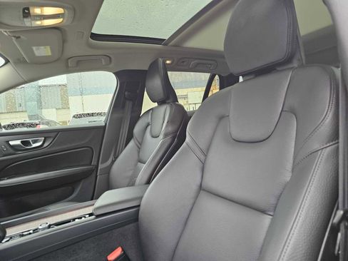 Certified 2025 Volvo V60 B5 Cross Country Plus image 24