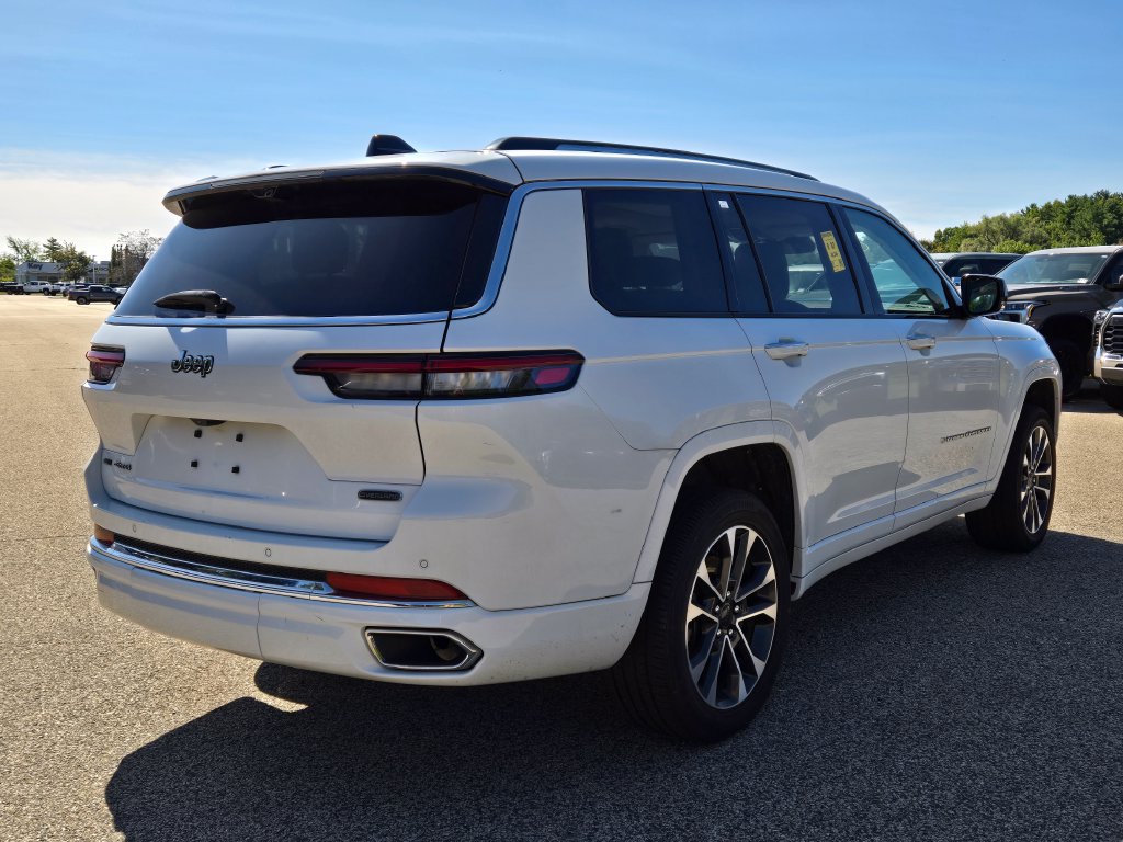 Used 2023 Jeep Grand Cherokee L Overland w/ Luxury Tech Group IV AWD/4WD image 6