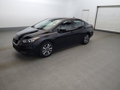 Used 2020 Nissan Versa SV FWD image 2