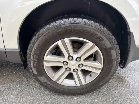 Used 2015 Chevrolet Traverse LT image 11