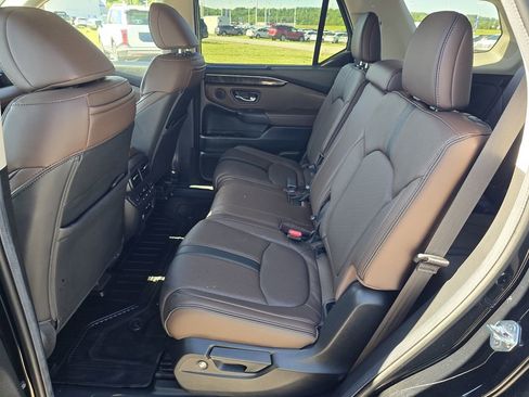 Used 2024 Honda Pilot Elite image 12