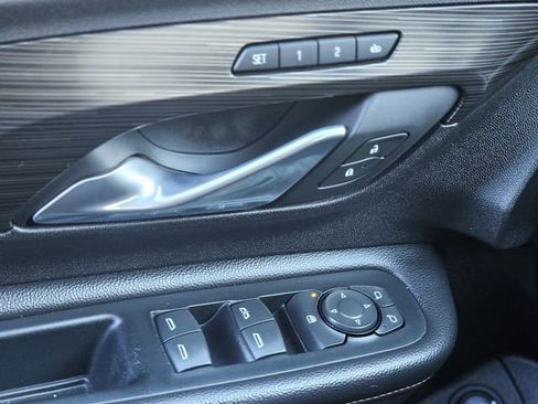 Used 2018 GMC Terrain SLT w/ Preferred Package image 21