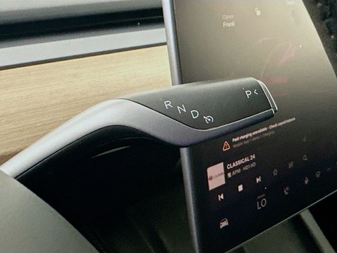 Used 2023 Tesla Model 3 Standard Range image 23