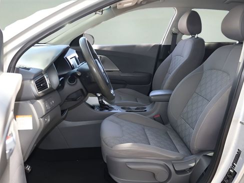 Used 2019 Kia Niro LX image 12
