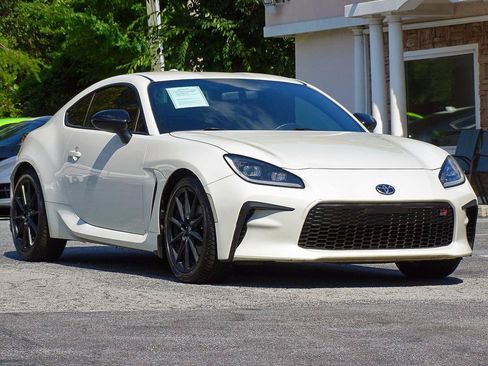Used 2023 Toyota GR86 Premium RWD image 9