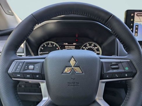 New 2026 Mitsubishi Outlander SE FWD image 30