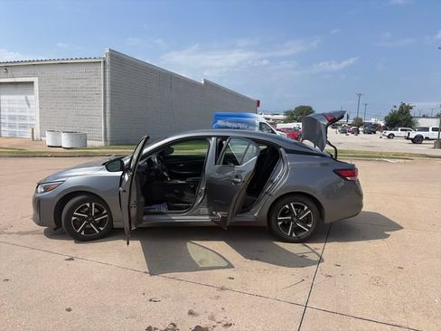 Used 2024 Nissan Sentra SV FWD image 34