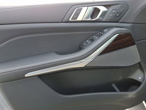 New 2026 BMW X5 xDrive50e image 10