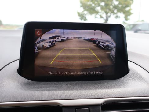 Used 2017 MAZDA MAZDA3 Touring FWD image 21