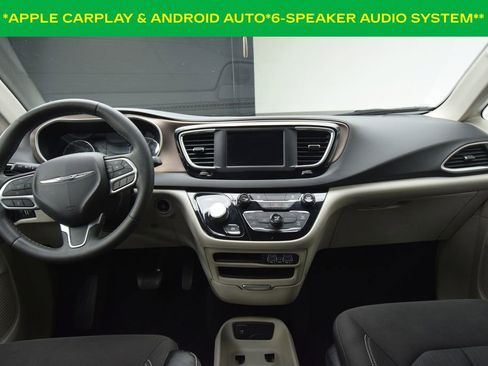 Used 2023 Chrysler Voyager LX FWD image 4