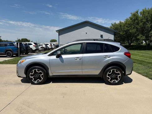 Used 2016 Subaru Crosstrek 2.0i Premium AWD/4WD image 3