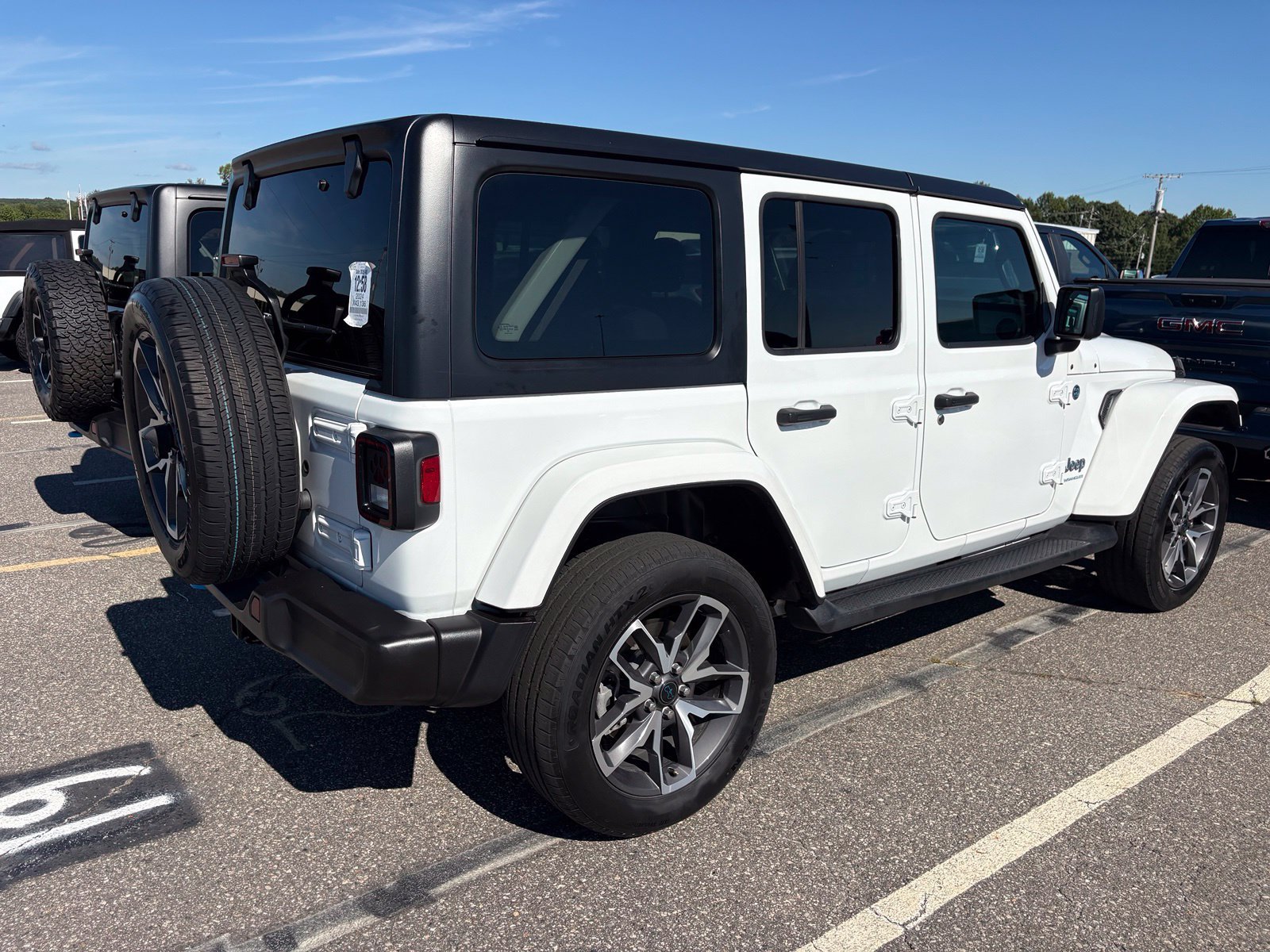 Used 2024 Jeep Wrangler Unlimited w/ Dual Top Group AWD/4WD image 3
