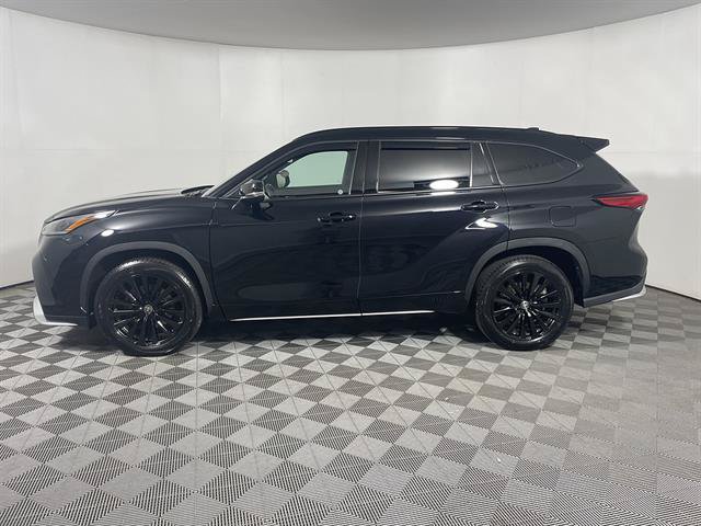 Used 2023 Toyota Highlander XSE AWD/4WD image 4