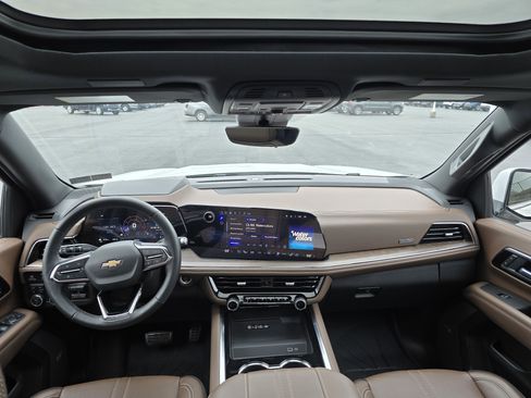 Used 2025 Chevrolet Suburban High Country image 20