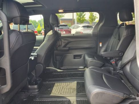 Used 2025 Toyota Sienna XLE Woodland Edition AWD/4WD image 11