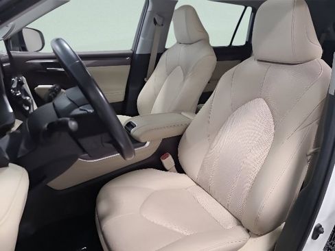 Used 2021 Toyota Highlander Limited AWD/4WD image 23