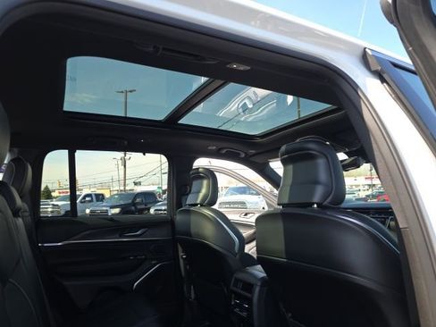 Used 2025 Jeep Grand Cherokee Overland w/ Adv Protech Group III image 49