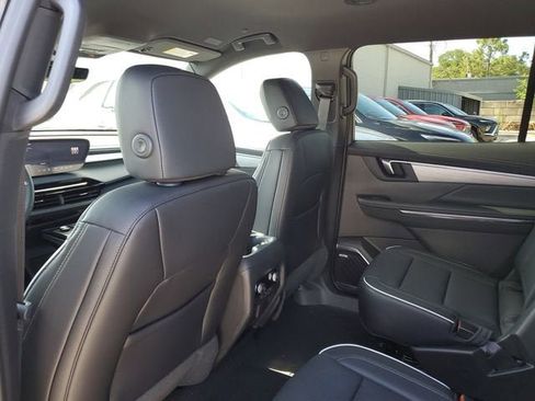 New 2026 Buick Enclave Preferred w/ Power Package FWD image 10