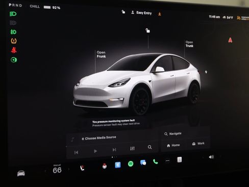 Used 2022 Tesla Model Y Performance image 31