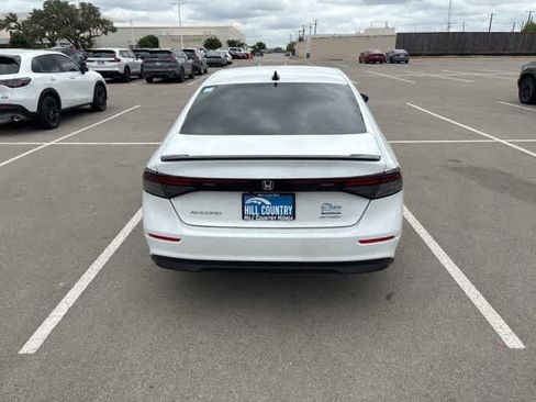Used 2025 Honda Accord Sport image 4