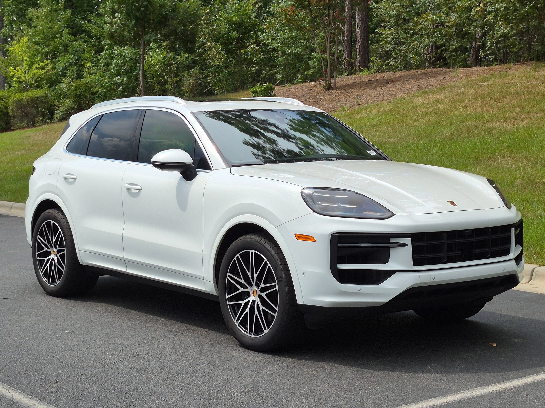 Certified 2026 Porsche Cayenne AWD/4WD image 33