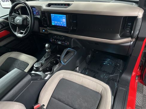 Used 2023 Ford Bronco Wildtrak image 12