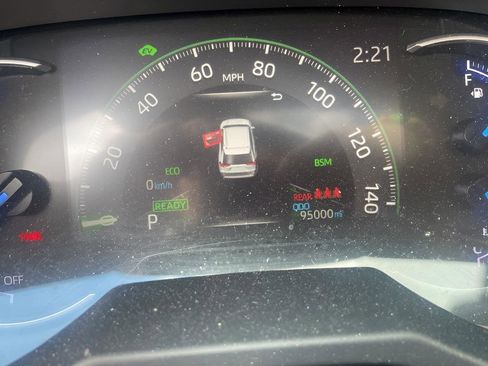 Used 2020 Toyota RAV4 Limited AWD/4WD image 10