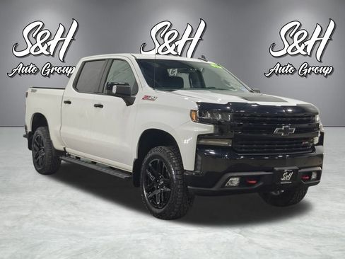 Used 2021 Chevrolet Silverado 1500 LT Trail Boss w/ Convenience Package II image 2