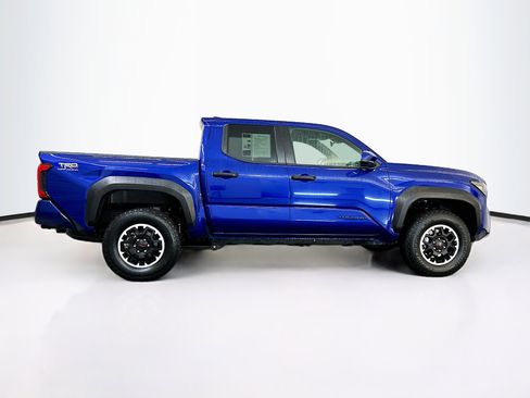 Used 2025 Toyota Tacoma TRD Off-Road AWD/4WD image 10