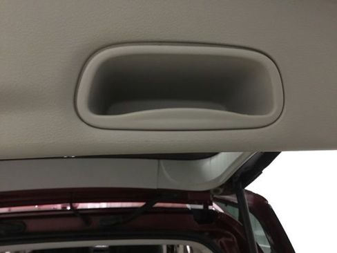 Used 2023 Chrysler Pacifica Touring-L FWD image 43