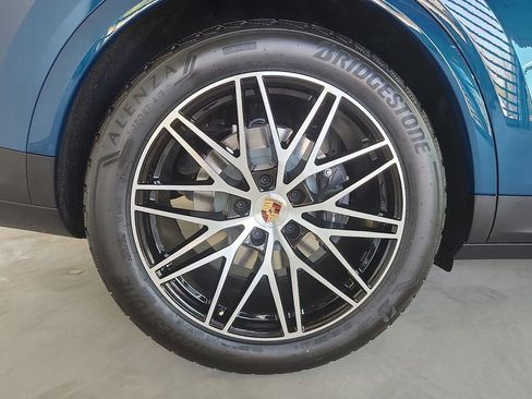 New 2026 Porsche Cayenne AWD/4WD image 10