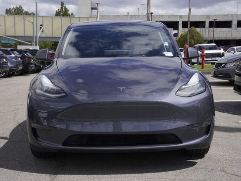 Used 2023 Tesla Model Y Long Range AWD/4WD image 6