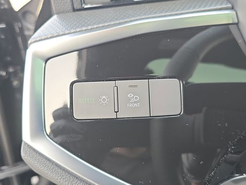 New 2025 Audi Q3 2.0T Premium Plus image 23