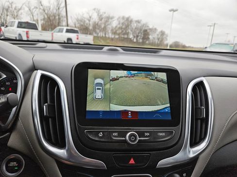 Used 2018 Chevrolet Equinox Premier image 14