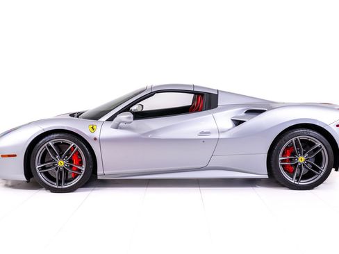 Used 2019 Ferrari 488 Spider RWD image 3