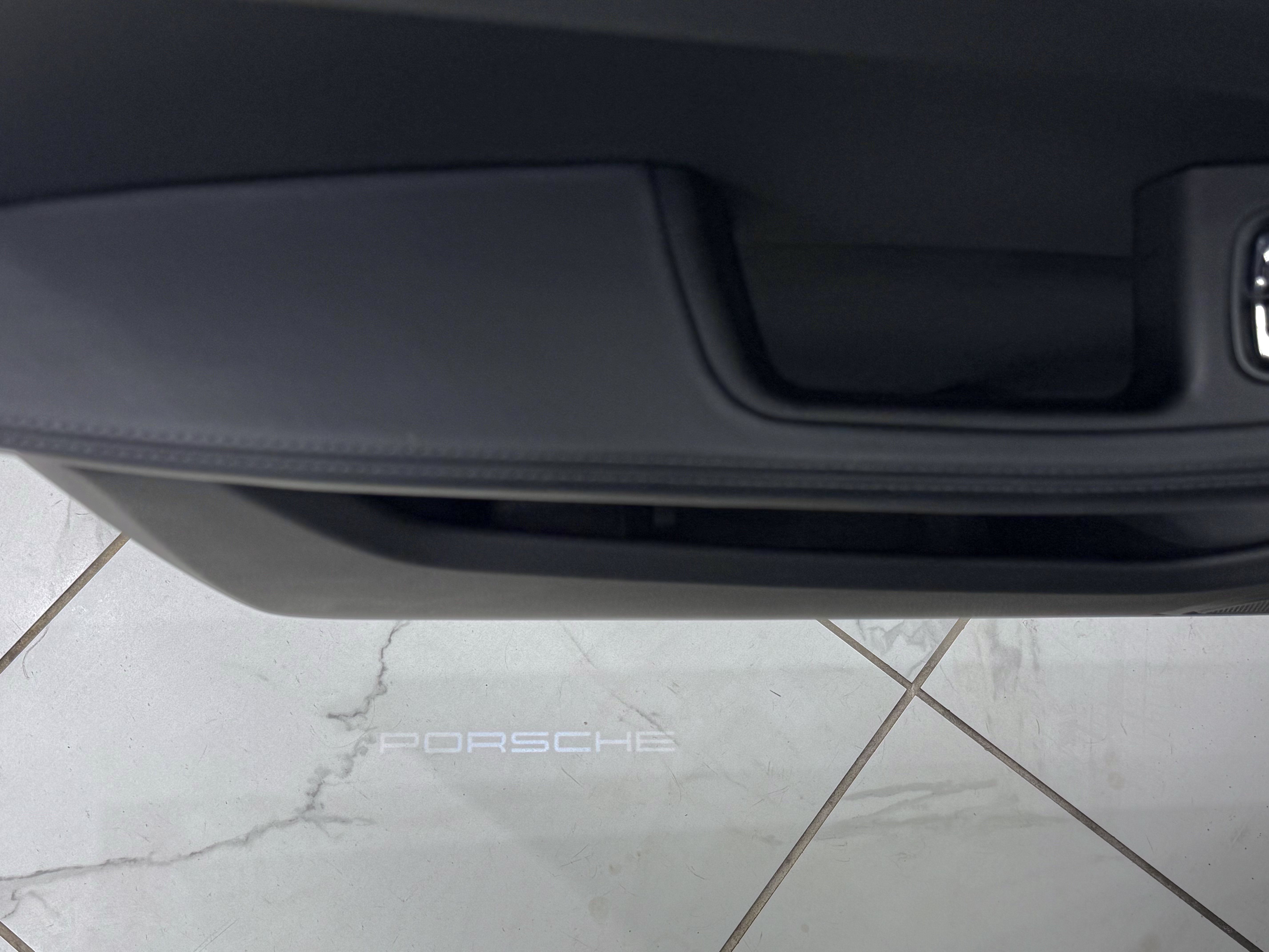 Certified 2024 Porsche Macan S AWD/4WD image 28