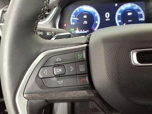 Used 2024 Jeep Grand Cherokee L Limited w/ Luxury Tech Group II AWD/4WD image 17
