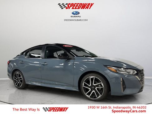 Used 2025 Nissan Sentra SR w/ SR Premium Package FWD image 1