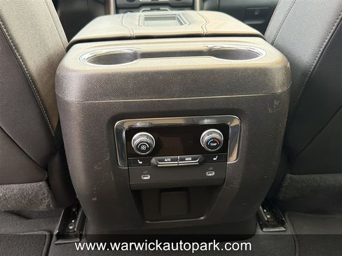 Used 2023 Chevrolet Suburban High Country w/ Premium Package AWD/4WD image 17
