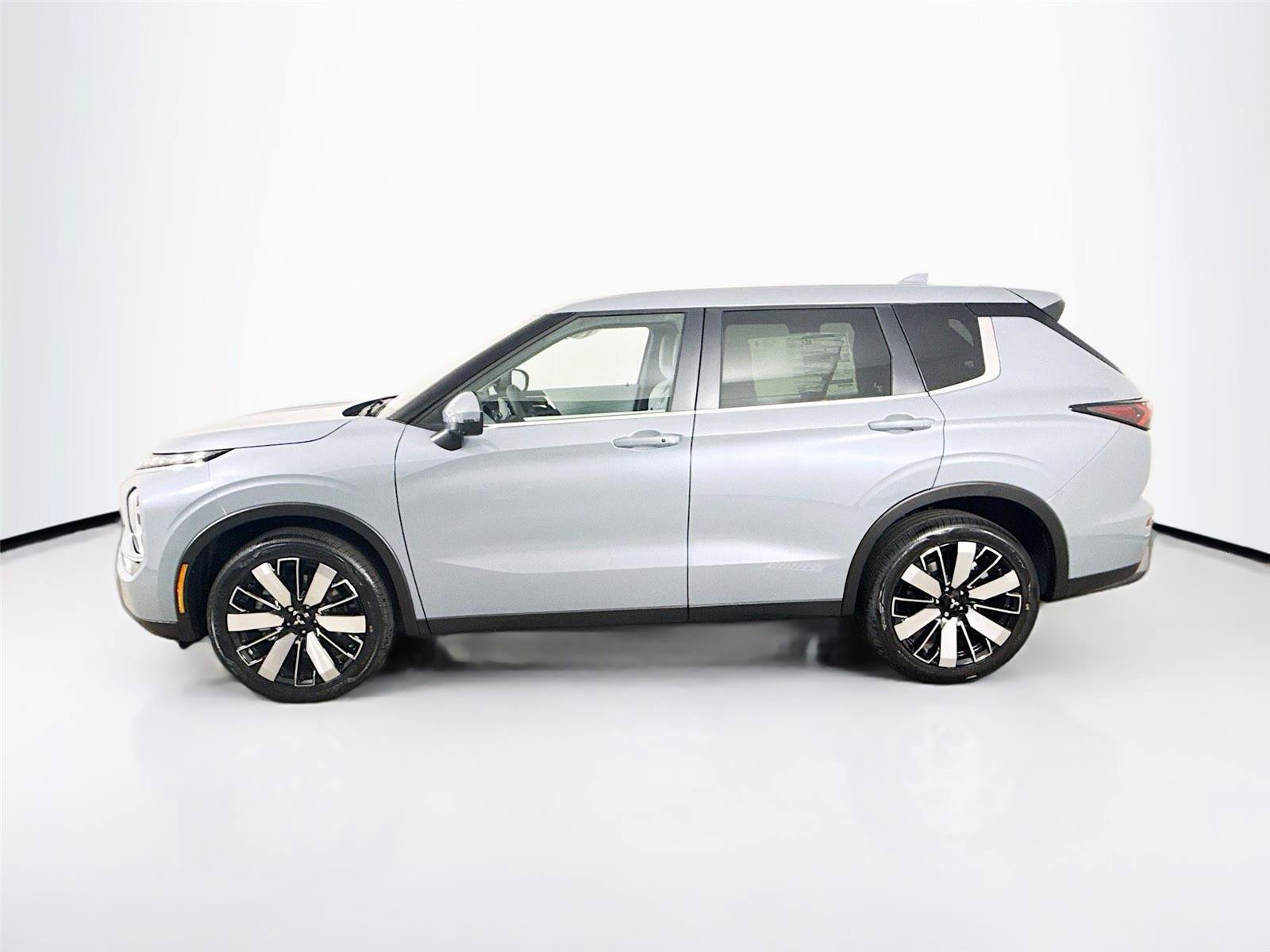 New 2026 Mitsubishi Outlander SE FWD image 28