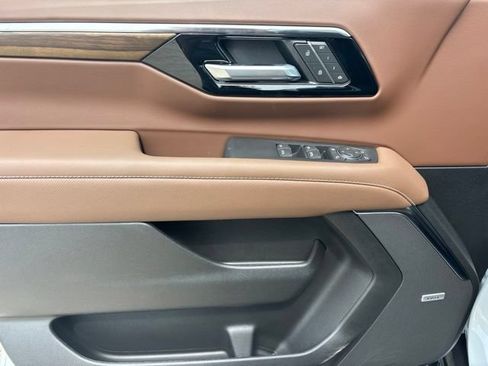 New 2026 Chevrolet Suburban High Country AWD/4WD image 14
