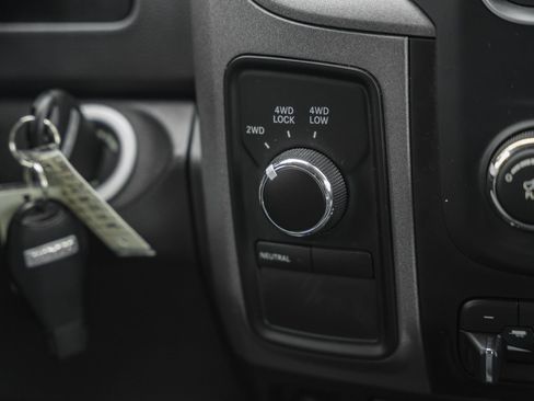 Used 2017 RAM 2500 Tradesman w/ Chrome Appearance Group image 32