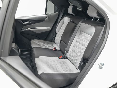 Used 2023 Chevrolet Equinox LS w/ LS Convenience Package image 29