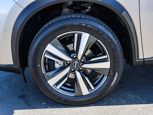Used 2024 Nissan Rogue SL AWD/4WD image 31