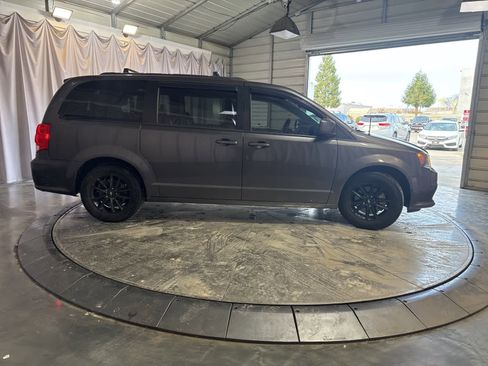 Used 2019 Dodge Grand Caravan GT image 4