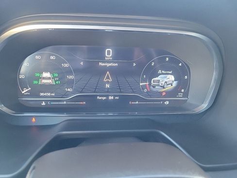 Used 2023 GMC Yukon SLT w/ SLT Luxury Package image 25