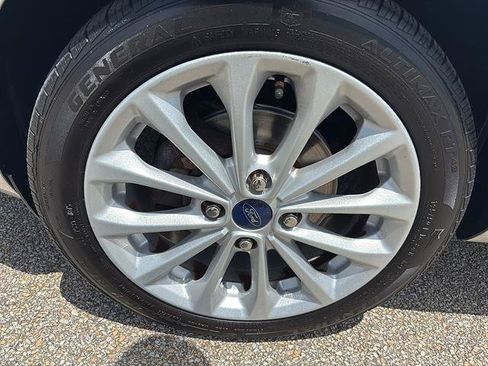 Certified 2017 Ford Fiesta Titanium FWD image 9
