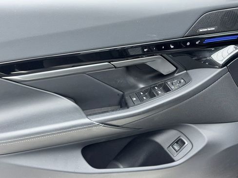 Used 2024 BMW 530i image 39